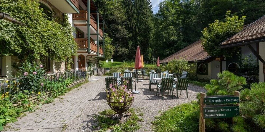FR_Hotel-Hammerschmiede_07_Terasse-ti-2.jpg